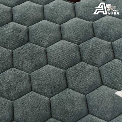 Elegantna navlaka za krevet sa jastučnicama